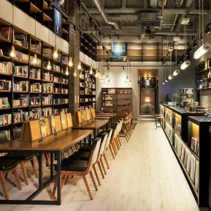 Lamp Light Books Fukuoka Fukuoka (Fukuoka)